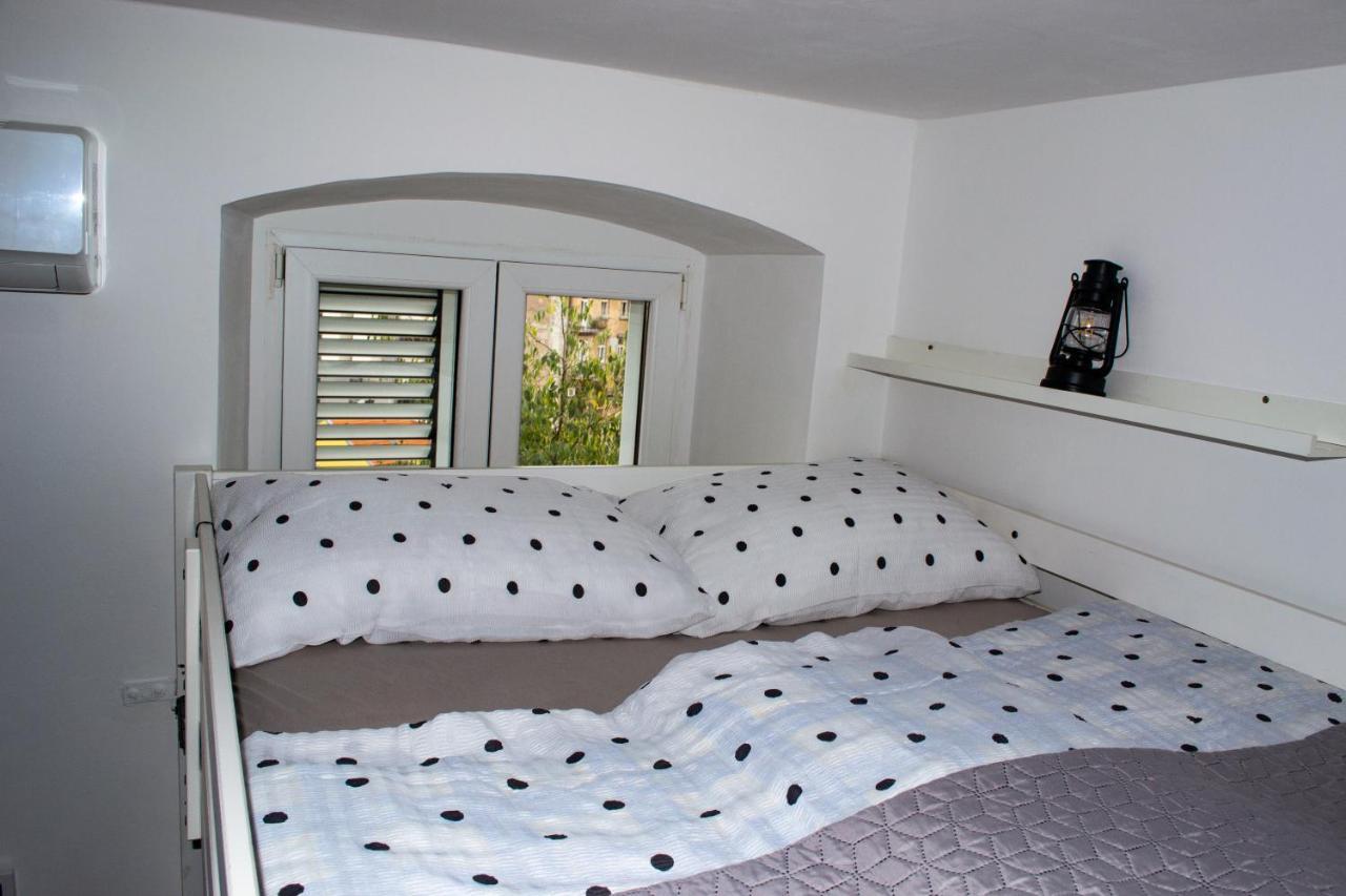 Studio Apartment Kontiki Rijeka Buitenkant foto